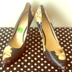 Nine West Floral Print Black Pump sz 9.5